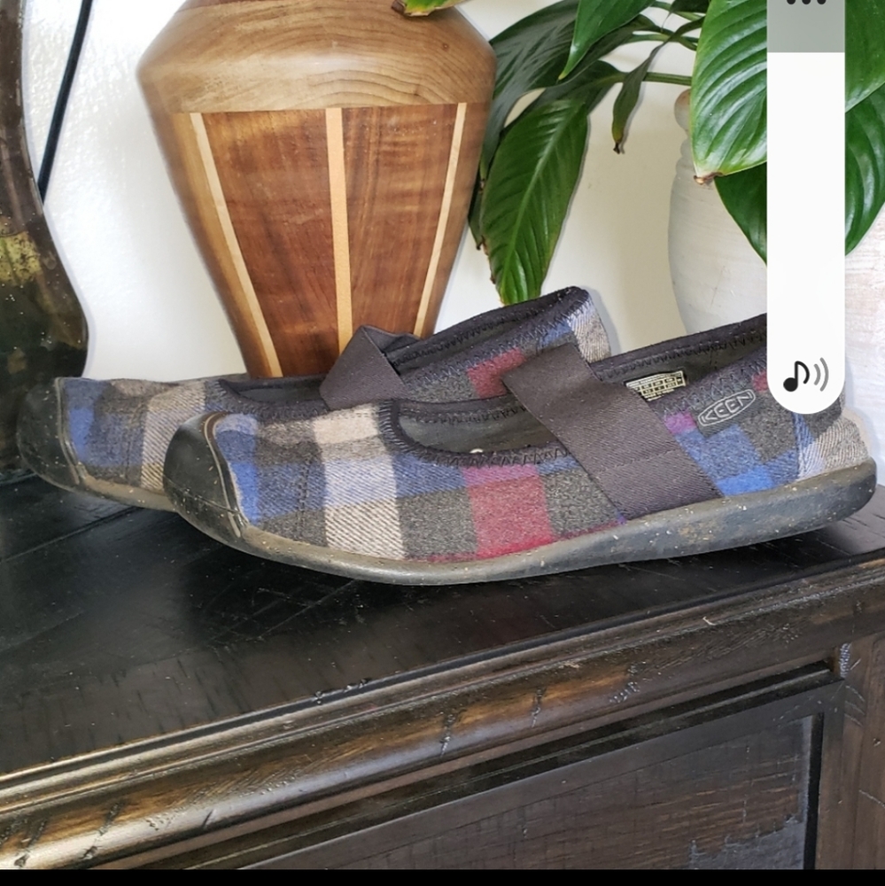 Keen Sienna Maryjane Flannel Plaid Shoes 8.5